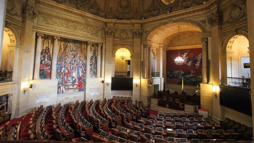 El Certificado, según explicó la congresista Astrid Sánchez Montes de Oca, servirá a las empresas como indicador positivo para contratar con el Estado.. Foto: Colprensa