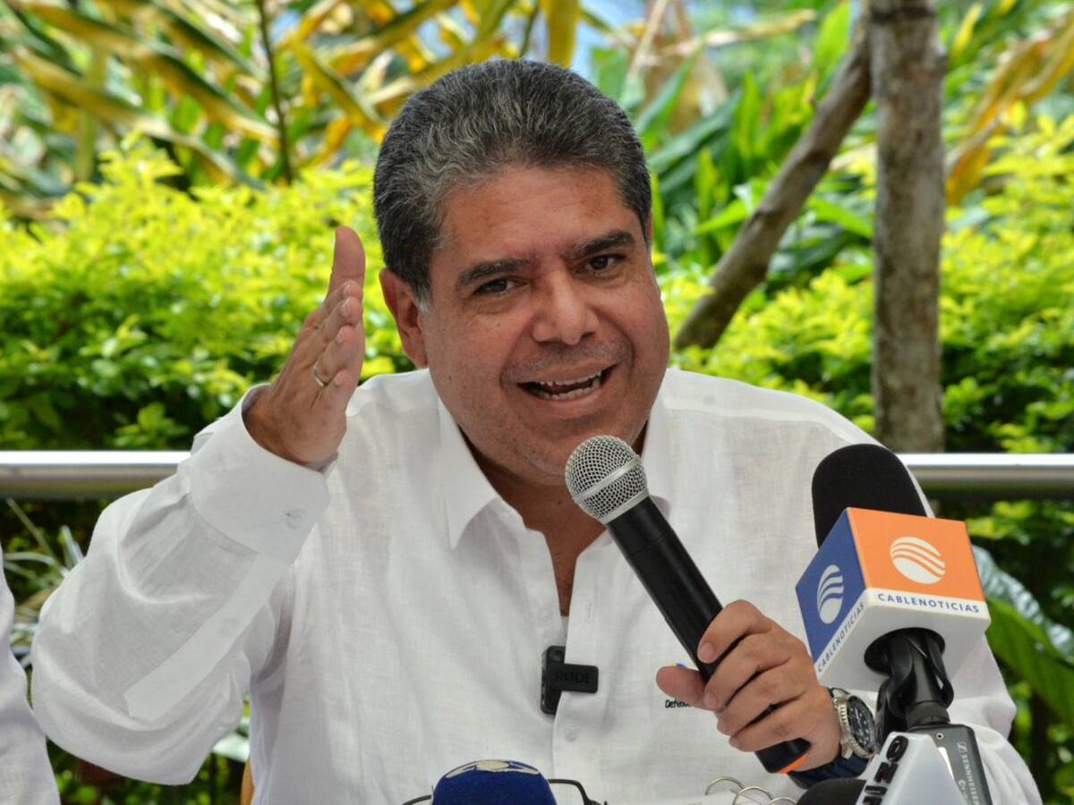 Exclusiva: el documento que salvaría al contralor general de la suspensión