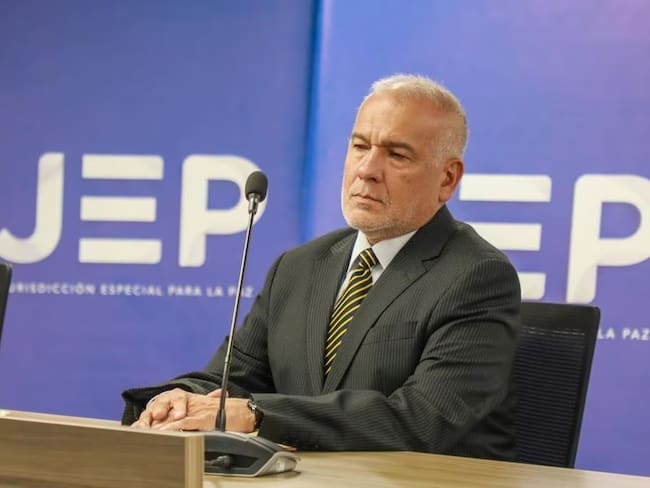 “Ordenó recibirle muertos a las AUC”: el escrito de acusación contra Hernán Mejía