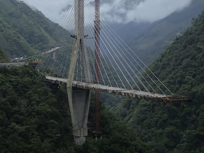 El desplome del puente Chirajara ocurrió el 15 de enero de 2018 en la autopista al Llano, parte de la Ruta Nacional 40 de Colombia, que conecta a las ciudades de Bogotá y Villavicencio. Foto: Colprensa