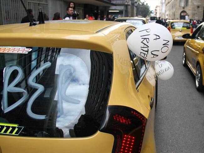 Taxistas en contra del servicio de Uber. Foto: Colprensa.