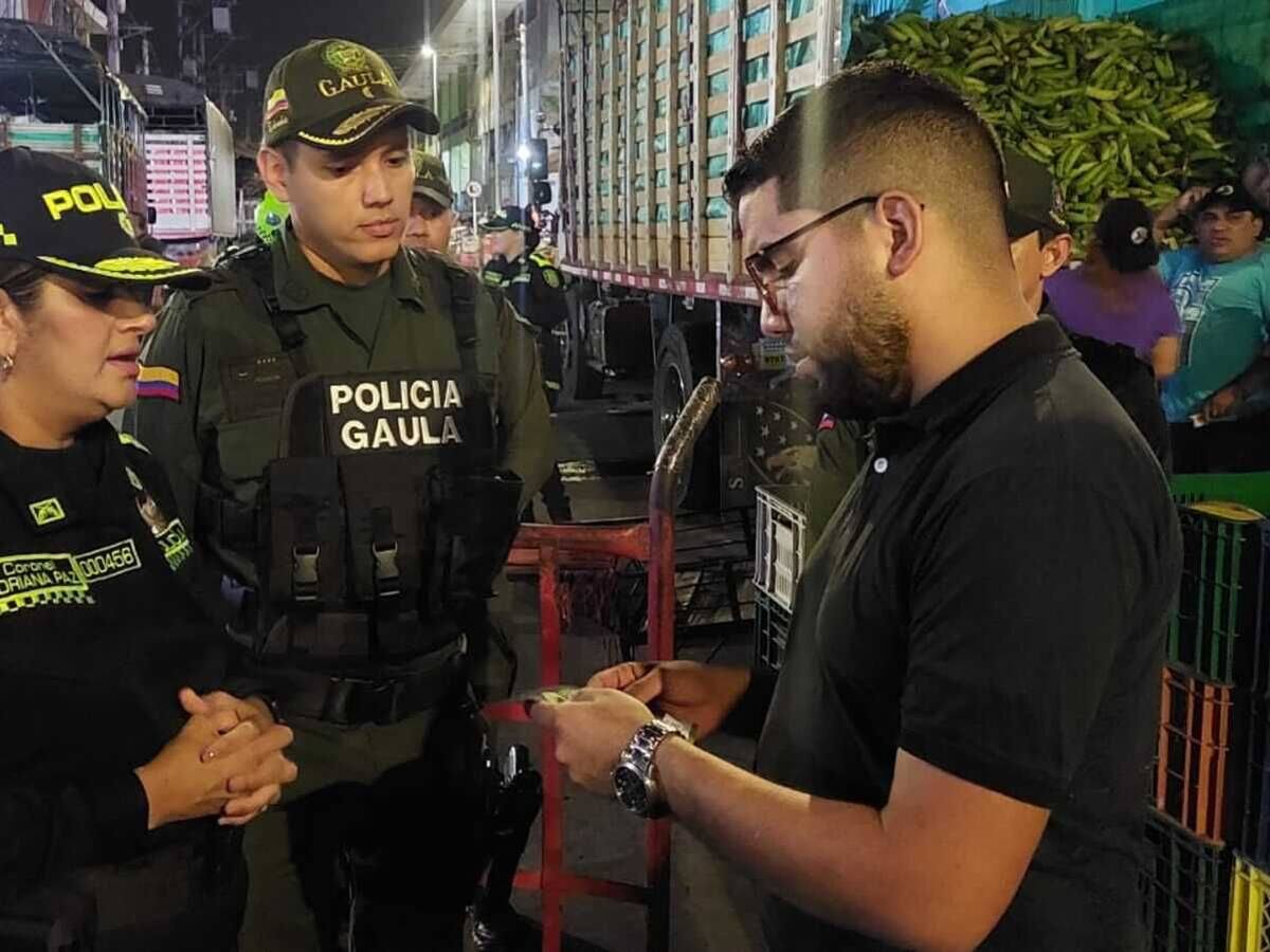Policía de Santa Marta se tomó el mercado público