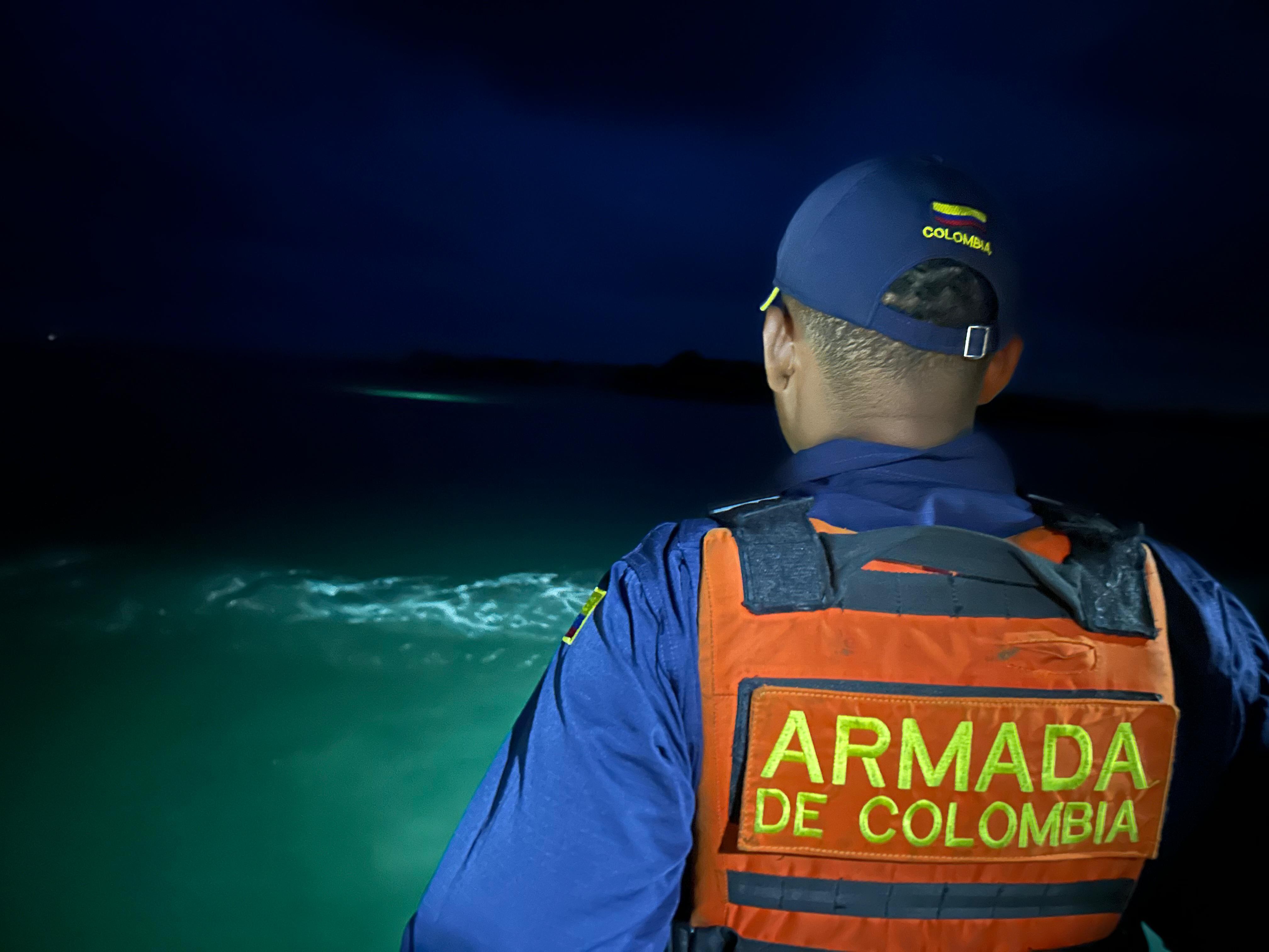 Guardacostas buscan a turista italiano desaparecido en Cholón, Cartagena.