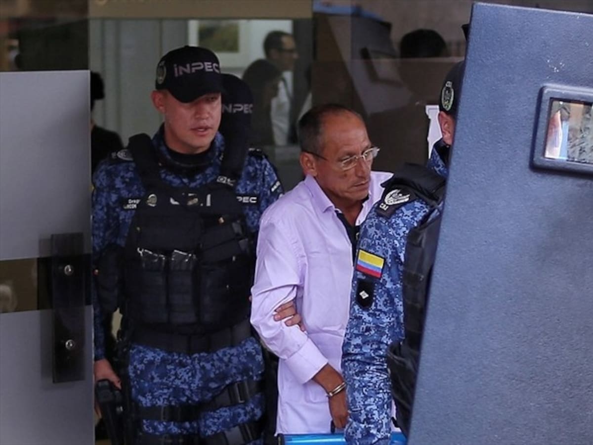 Carlos Enrique Vélez anunció que no quiere colaborar más en caso contra Diego Cadena