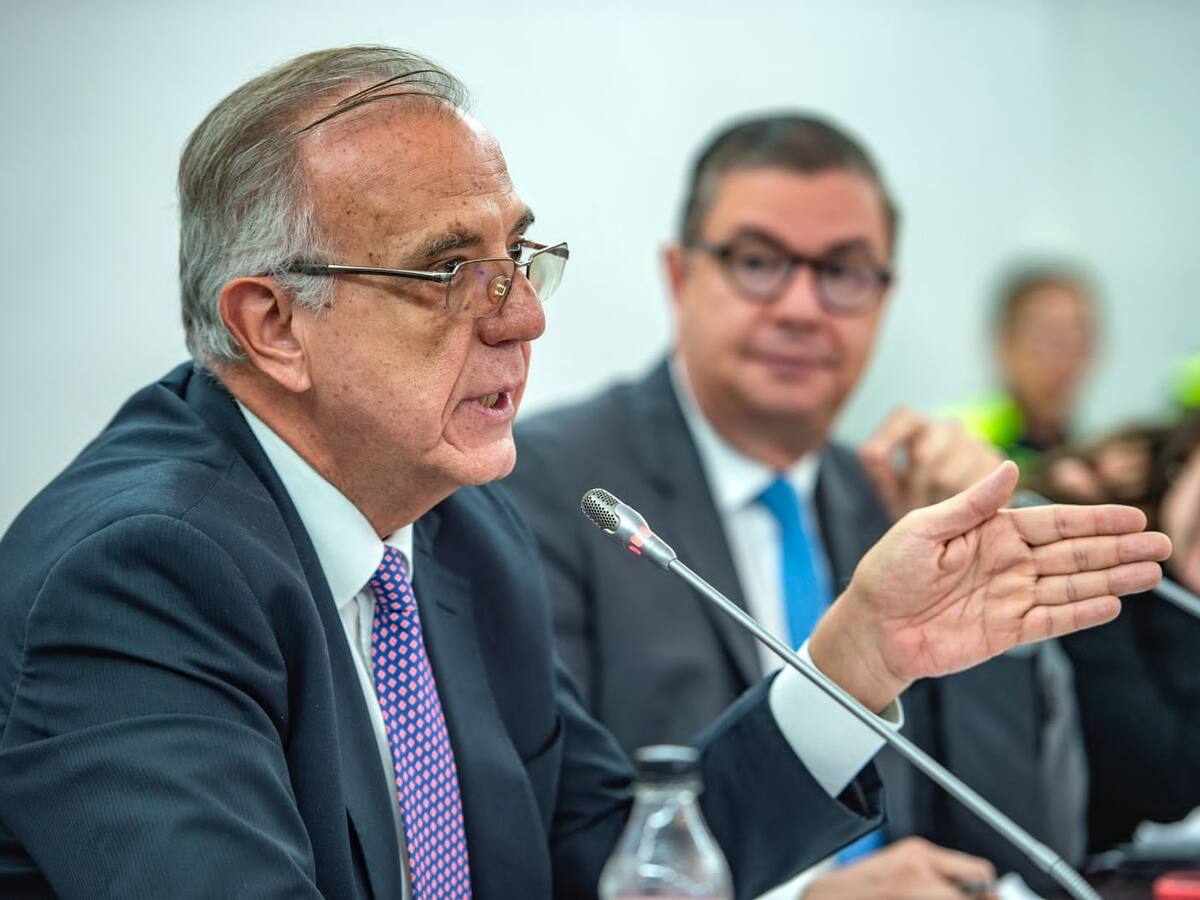 “No hay cese de ningún operativo”: MinDefensa tras reunión con disidencias Farc