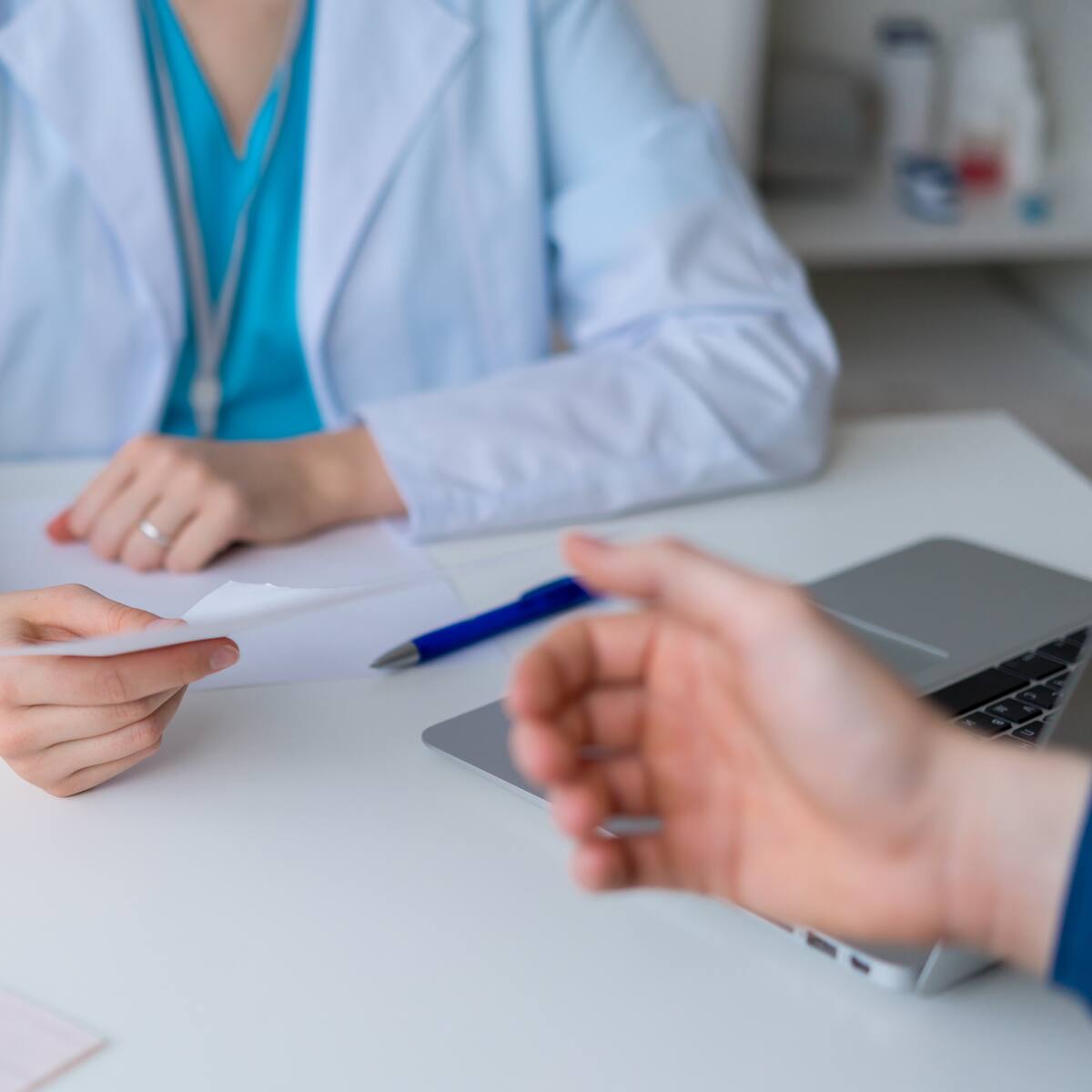 Cajas de compensación piden que se resuelva crisis estructural que tiene en ‘jaque’ a EPS