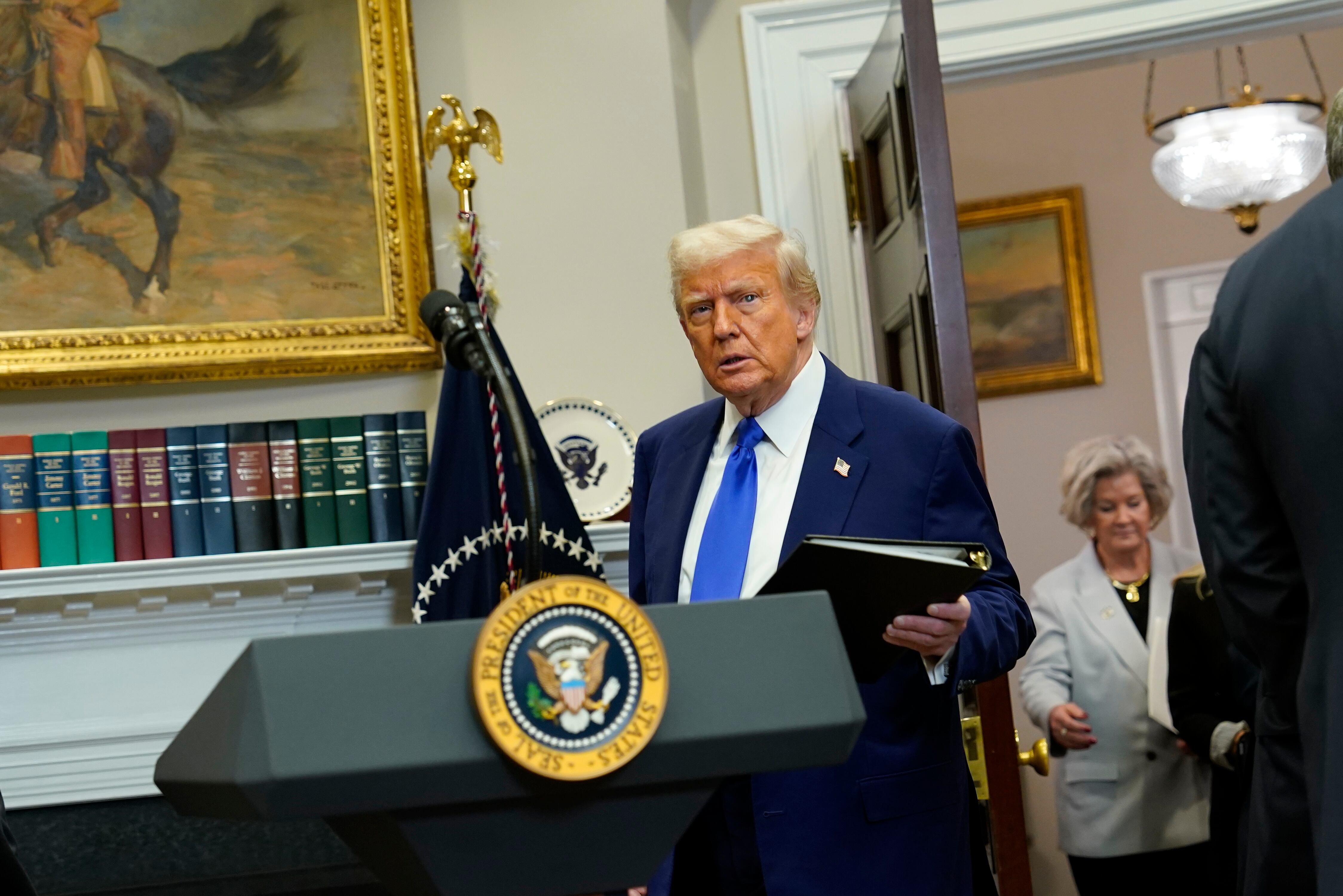 Trump dijo que se acerca acuerdo con Irán para que no tenga armas nucleares. EFE/EPA/CHRIS KLEPONIS/ POOL