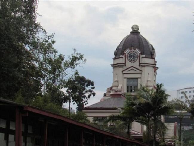 Comunicado de docente de la Universidad Autónoma de Manizales. Foto: Caracol Radio.