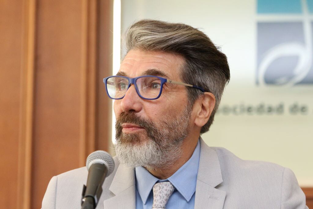 MEXICO CITY, MEXICO - AUGUST 07: Diego Verdaguer speaks during a ceremony to recognize Diego Verdaguer's career at SACM facilities on August 7, 2019 in Mexico City, Mexico. (Photo by Adrián Monroy/Medios y Media/Getty Images)