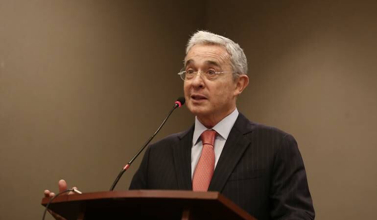 Álvaro Uribe.