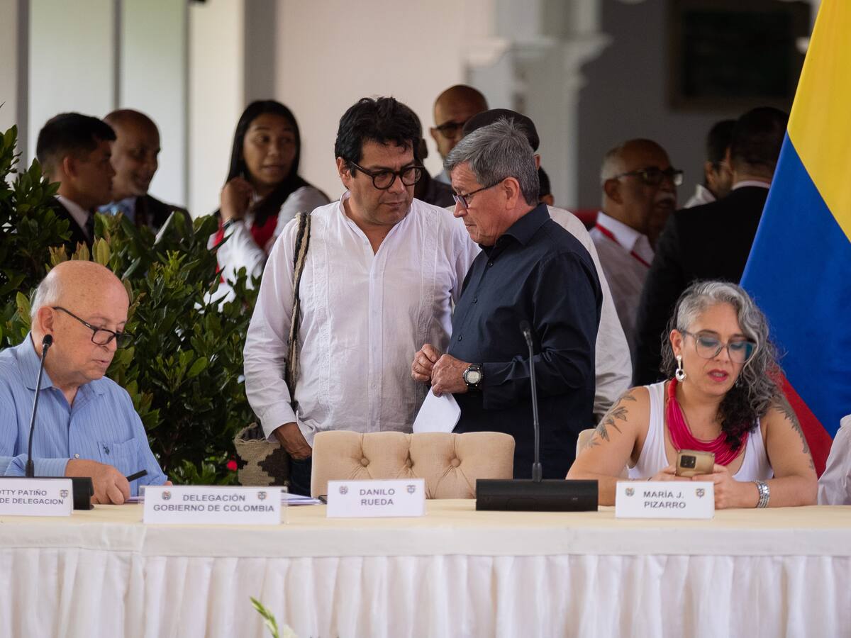 Gobierno de Colombia y ELN regresarán a Caracas en mayo
