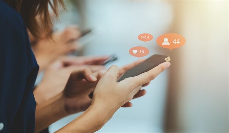 Los colombianos disminuyeron su activismo digital político durante este 2021. Foto: Getty Images/ Kasipat Phonlamai / EyeEm