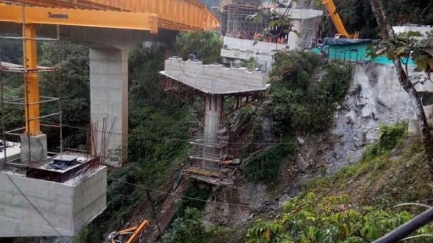 Concesión del puente La Pala, en vía Bogotá-Villavicencio, se pronunció sobre accidente. Foto: Cortesía William Valencia
