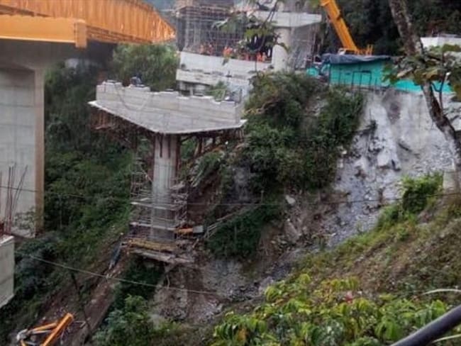 Concesión del puente La Pala, en vía Bogotá-Villavicencio, se pronunció sobre accidente. Foto: Cortesía William Valencia