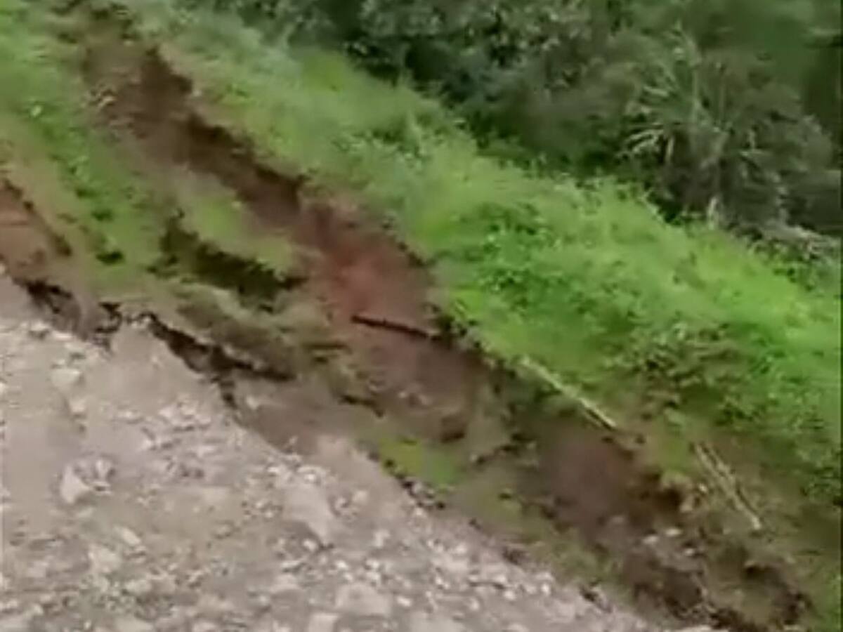 Remoción en masa dejó sin vía al resguardo de Canoas en el norte del Cauca