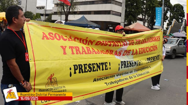 Manifestantes de la ADE. Foto: X @adebogota