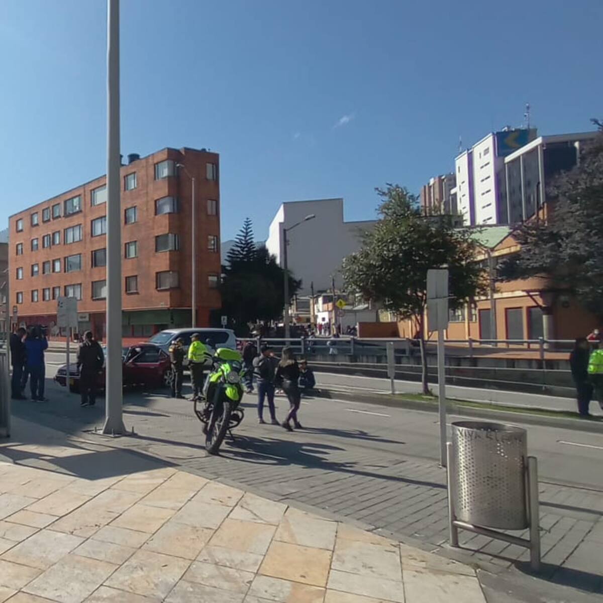 Escolta disparó al aire luego de accidente con vehículo particular en Bogotá