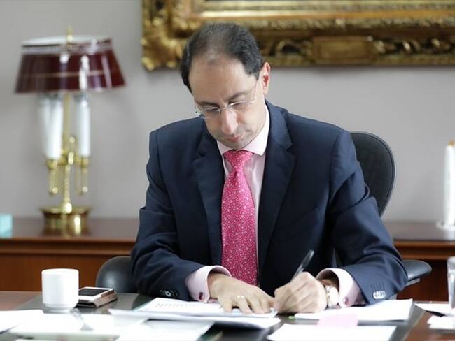 El ministro de Hacienda, José Manuel Restrepo, destacó que el proyecto de inversión social debe tener una reducción sostenida del desempleo. Foto: Colprensa