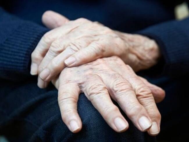 La enfermedad de Parkinson afecta a 1 de cada 500 personas, según datos del servicio británico de salud pública.. Foto: BBC Mundo