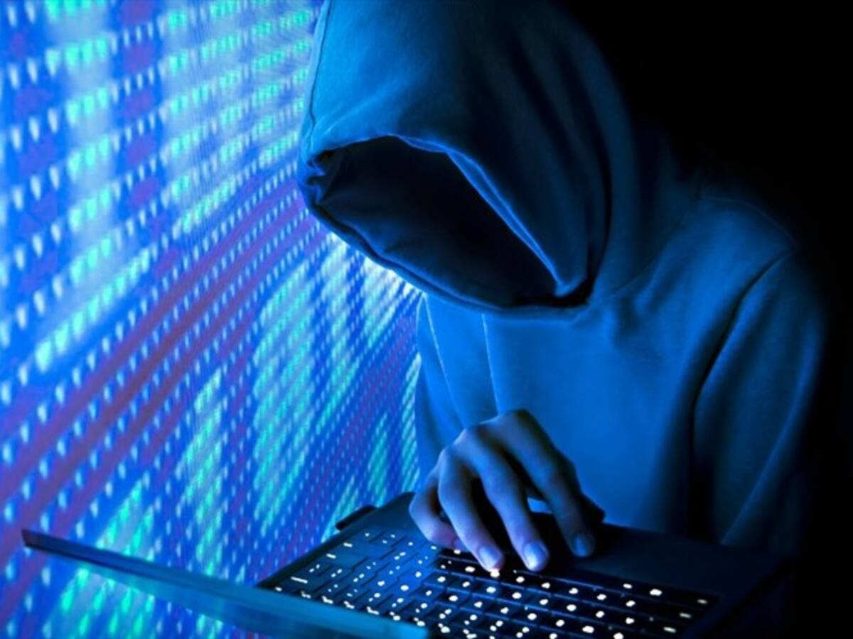 Clonan la voz del director de una empresa para hacer millonario robo a un banco