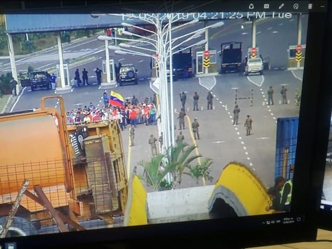 Las autoridades venezolanas instalaron nuevos obstáculos en el puente internacional Tienditas. Foto: Cortesía Migración