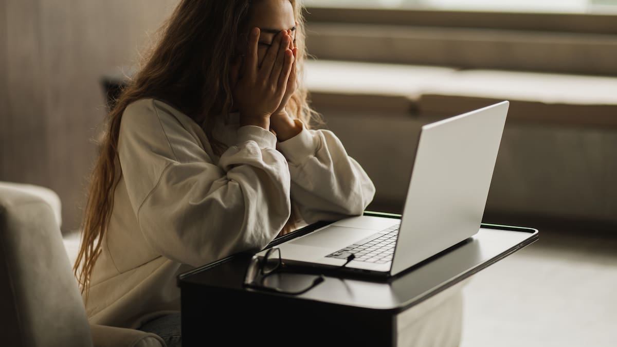 ¿Las migrañas pueden generar incapacidad en el trabajo? Neurólogo explicó