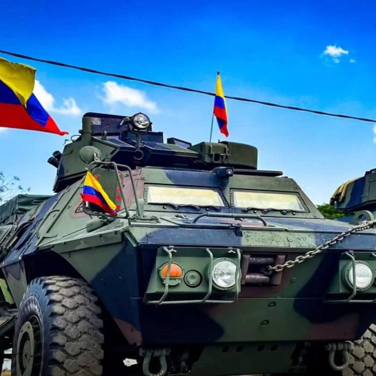 MinHacienda “bloqueó” 14.000 millones de pesos destinados a vehículos del Ejército