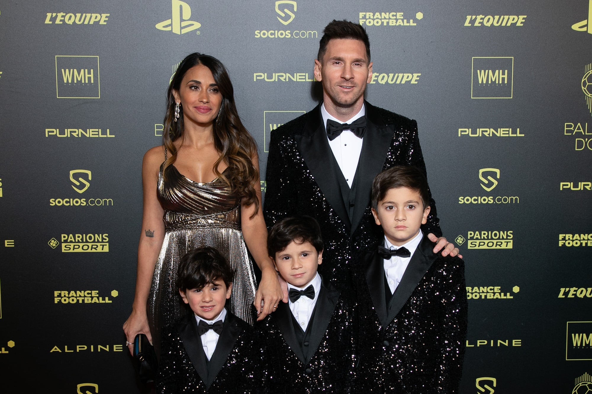 Lionel Messi, Antonella Roccuzzo, Thiago Messi, Mateo Messi Roccuzzo and Ciro Messi Roccuzzo en la gala del Balón de Oro 2021