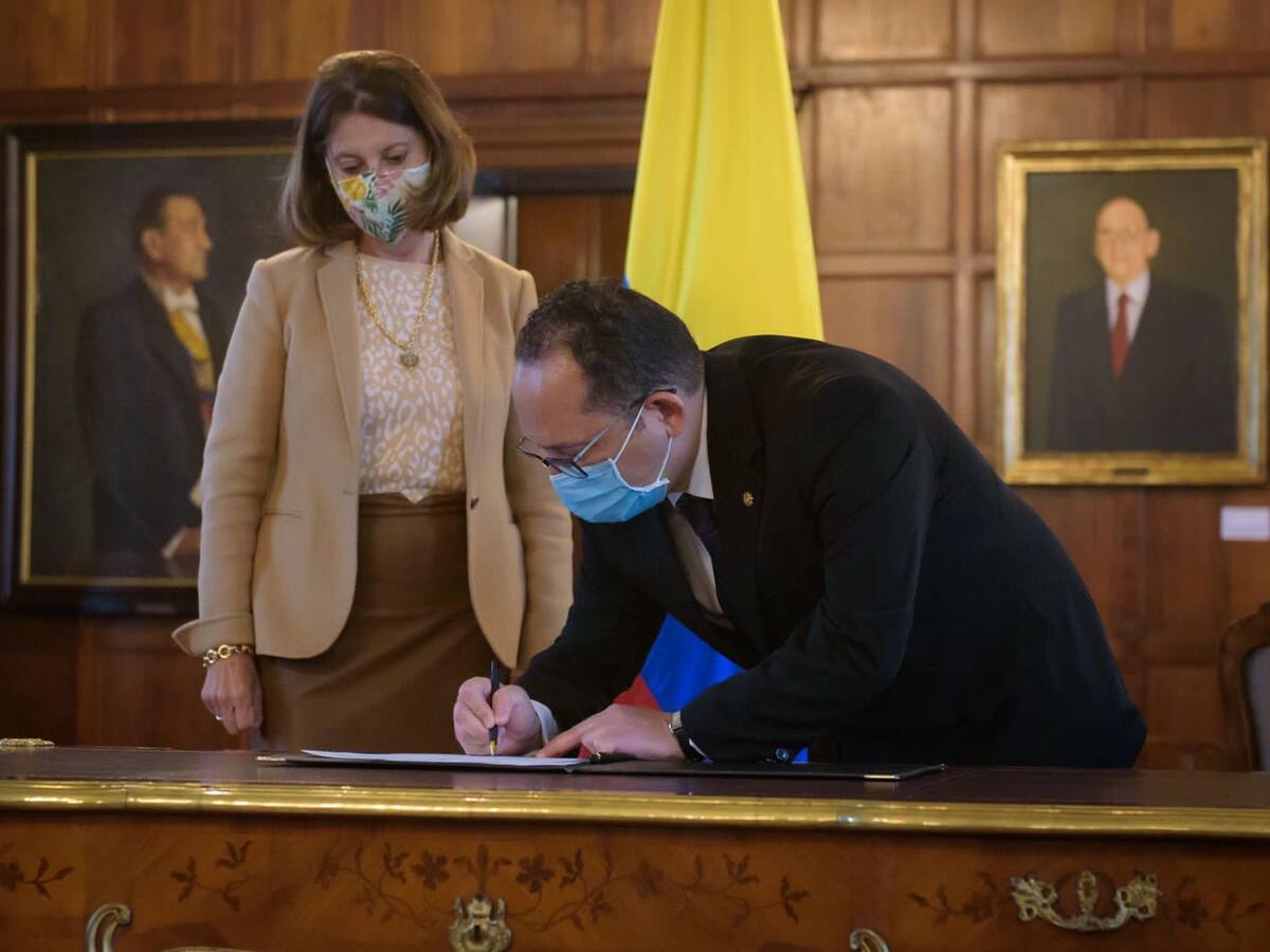 Tomó posesión de su cargo el nuevo embajador de Colombia en Rusia