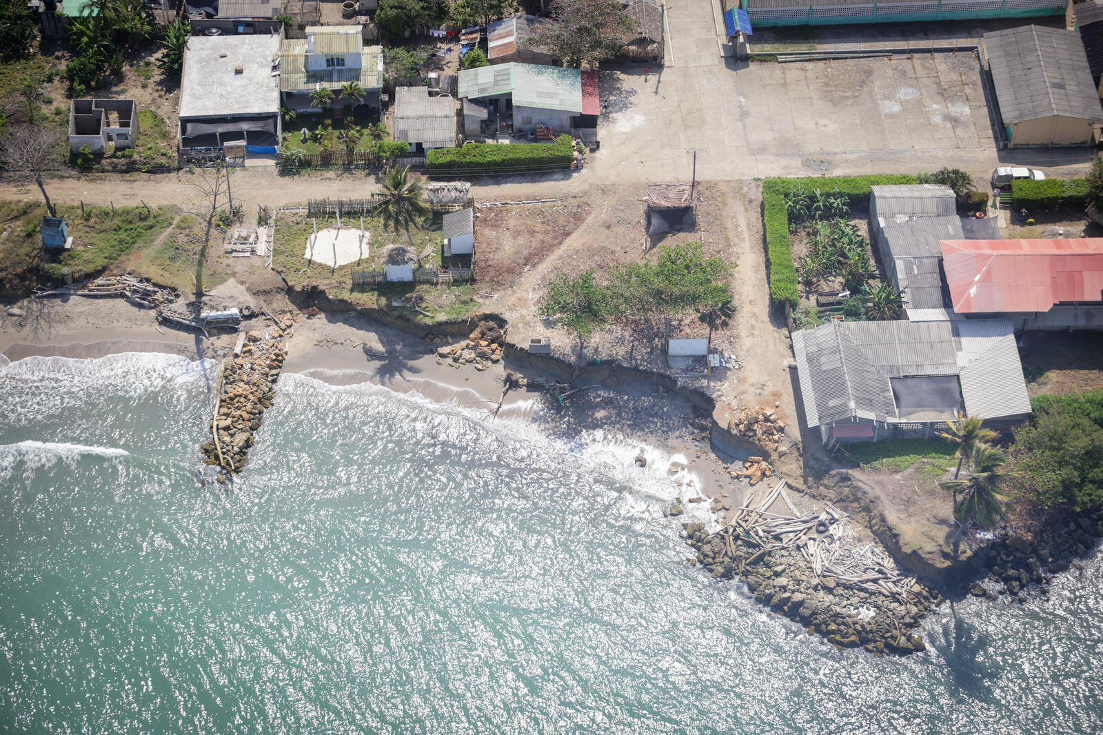 Anuncian obras para hacerle frente a la erosión costera en Los Córdobas, Córdoba. Foto: prensa Gobernación de Córdoba.