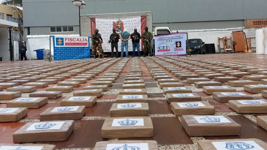 El conductor del vehículo fue capturado y puesto a disposición de la Fiscalía General de la Nación. Foto: Fiscalía