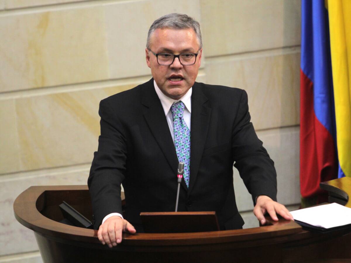 Néstor Osuna fue nombrado por Gustavo Petro como ministro de Justicia