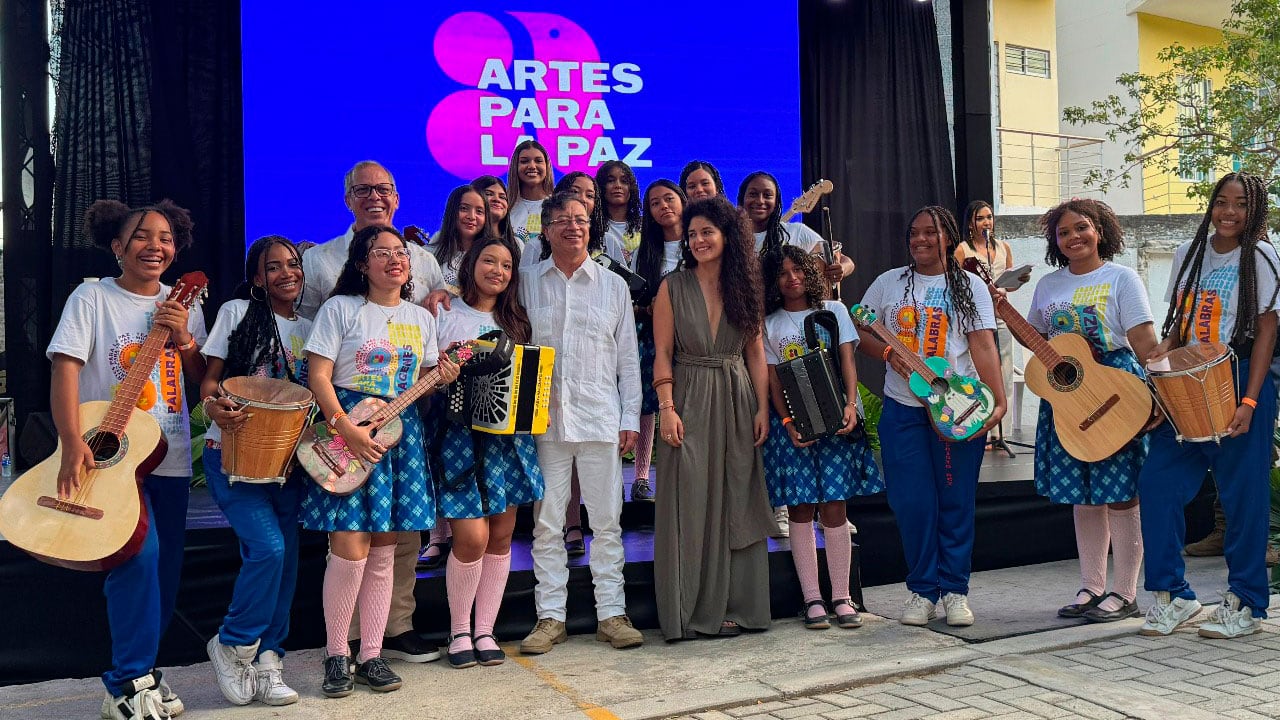 Presidente Petro impulsa formación artística en 200 colegios de 24 departamentos del país/ Presidencia