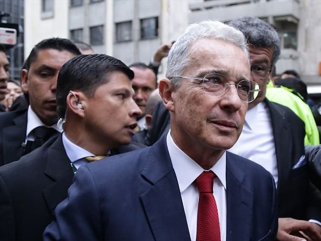 La Fiscalía informó que acata la determinación de la Corte Suprema de Justicia de trasladar al ente acusador el proceso contra el expresidente Alvaro Uribe. Foto: Colprensa / DIEGO PINEDA