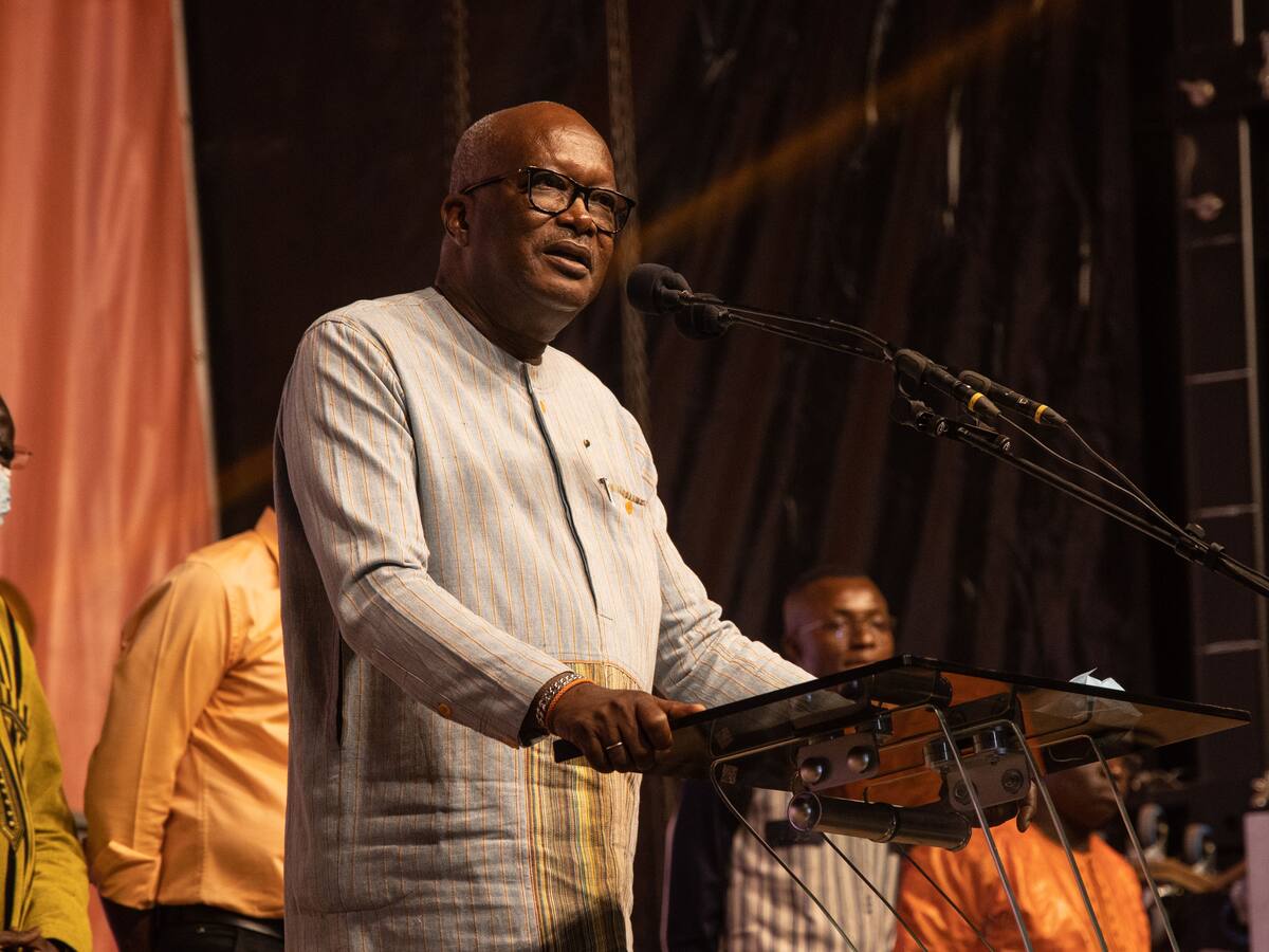 Golpe de Estado en Burkina Faso: el presidente presentó su carta de renuncia tras control de los militares