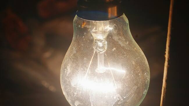 El proyecto incluiría una sobretasa de $4 pesos por kilovatio hora para los estratos 4, 5 y 6 de todo el país. Foto: Getty Images