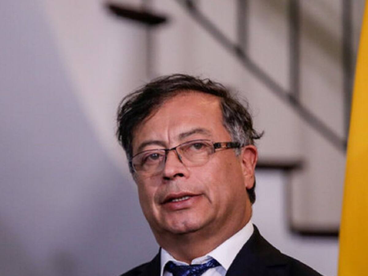 Presidente Petro defiende a la ministra de Minas tras suceso en el Congreso