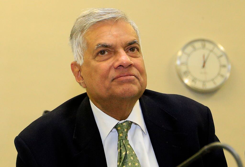 Ranil Wickremesinghe. Foto: Tharaka Basnayaka/NurPhoto vía Getty ImagesFollowing a stay order issued by the Sri Lankan Supreme Court  effective till 07 December 2018, Sri Lankan Parliament was reconvened on 14. Sri Lanka's Supreme Court on Tuesday (Nov 13) overruled President Maithripala Sirisena's dissolution of Parliament and ordered a halt to preparations for snap elections next year. (Photo by Tharaka Basnayaka/NurPhoto via Getty Images)