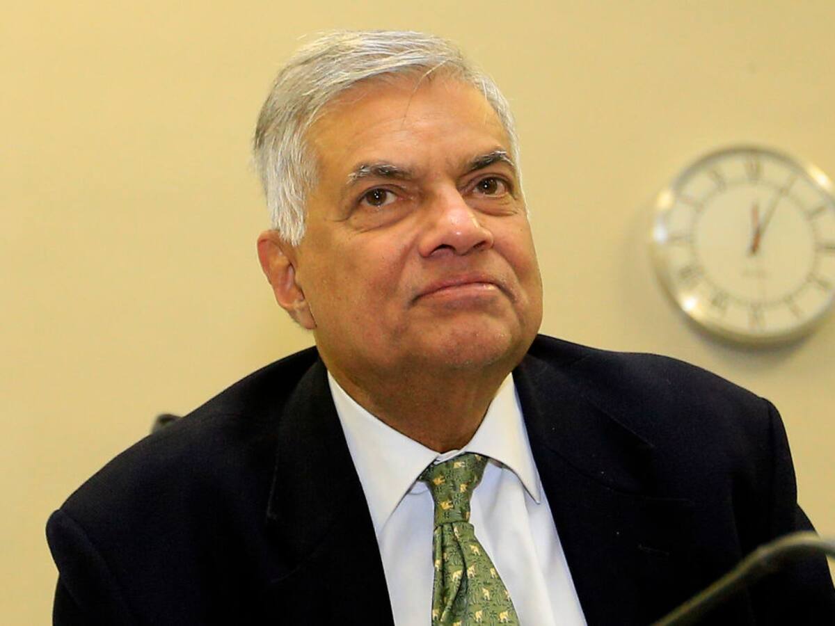 Primer ministro de Sri Lanka ofrece su dimisión entre masivas protestas