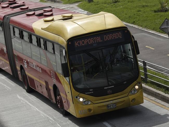 Mujer que fue empujada en Transmilenio fue dada de alta. Foto: Colprensa