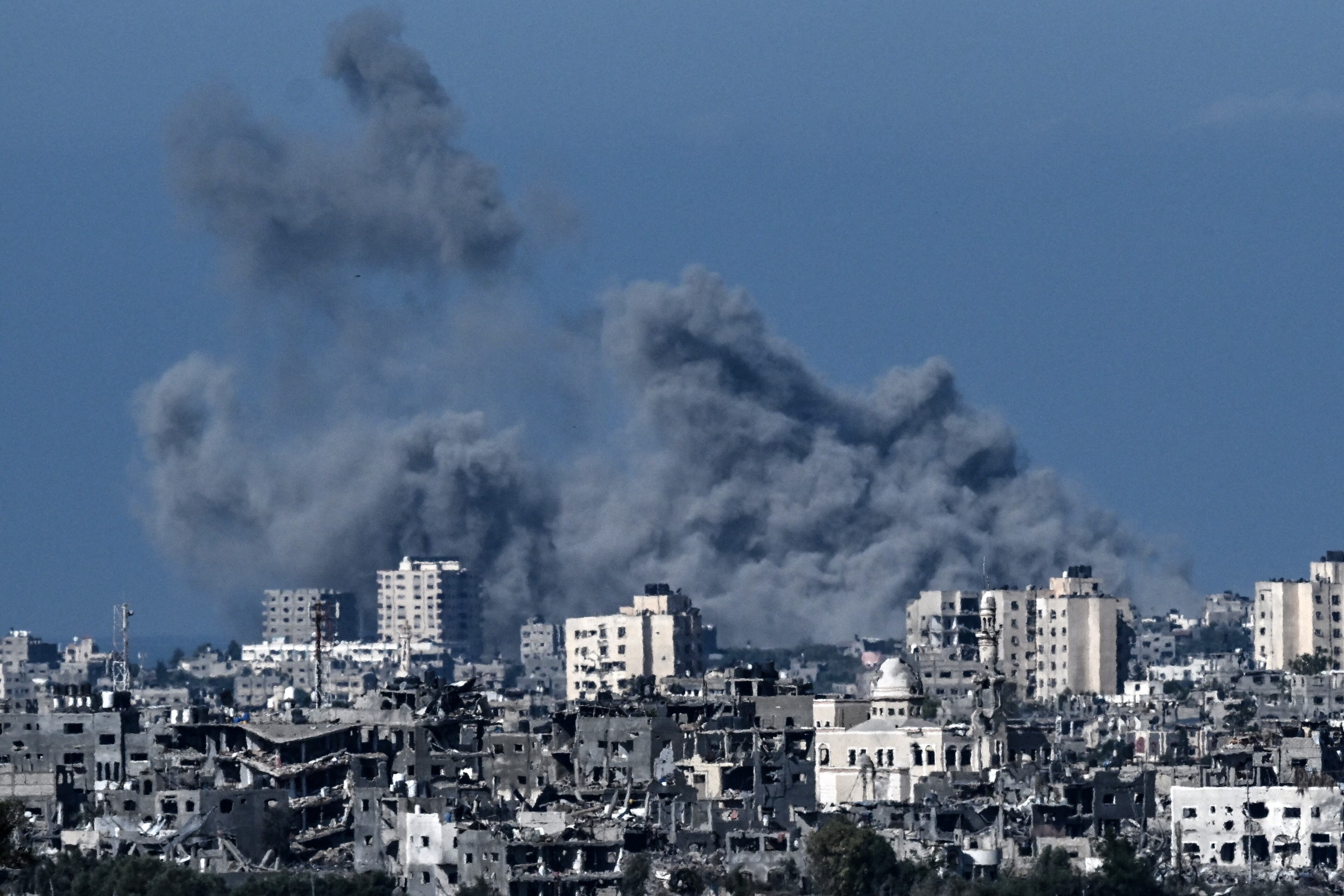 Bombardeos en Gaza. FOTO: ARIS MESSINIS/AFP via Getty Images
