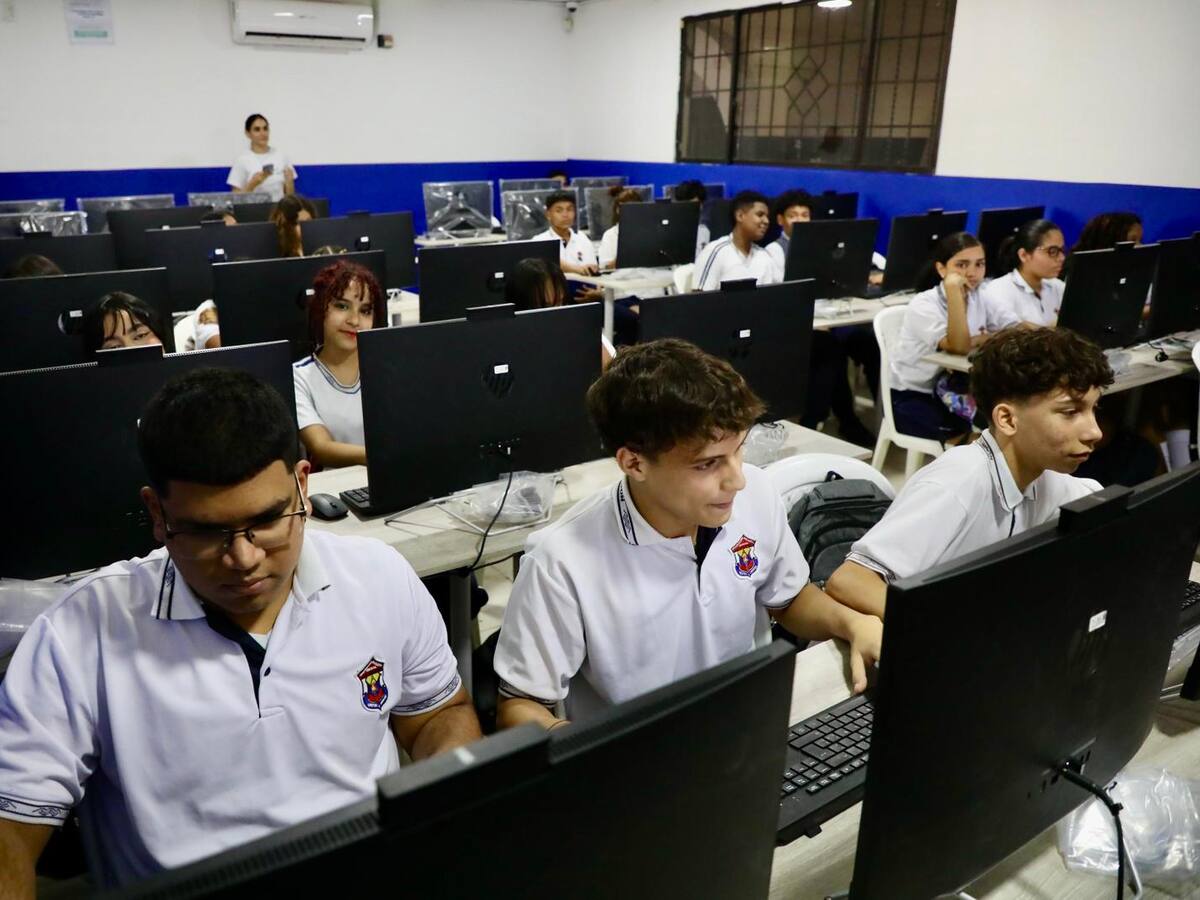 Colegio de Barranquilla estrena salones de clases con eficiencias energética