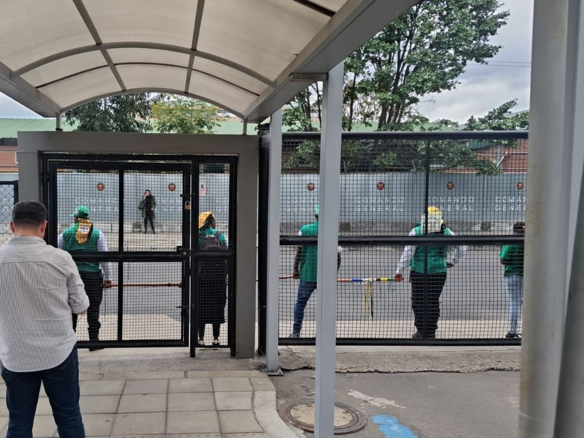 Denuncian que magistrados, jueces y funcionarios están retenidos en medio de protesta social