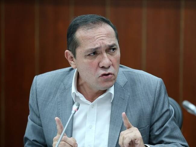 El senador Antonio Sanguino aseguró que es necesario un diálogo entre la Coalición de la Esperanza y el Pacto Histórico. Foto: Colprensa / CAMILA DÍAZ