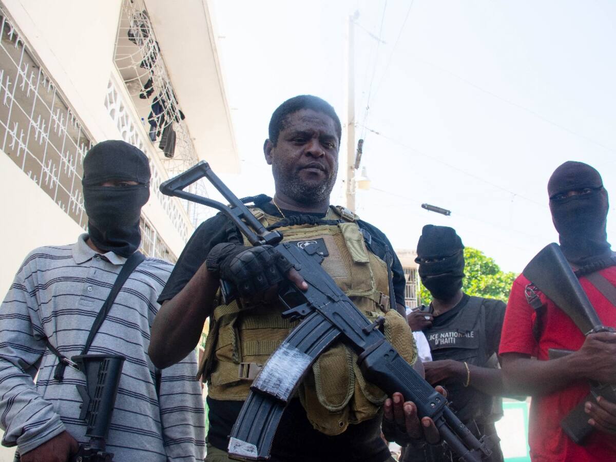 Líder de bandas armadas en Haití alerta de “genocidio” si el primer ministro no renuncia