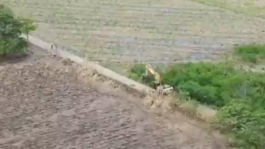Militares venezolanos retuvieron a operario y maquinaria en la frontera. Foto: Audrey Carrillo