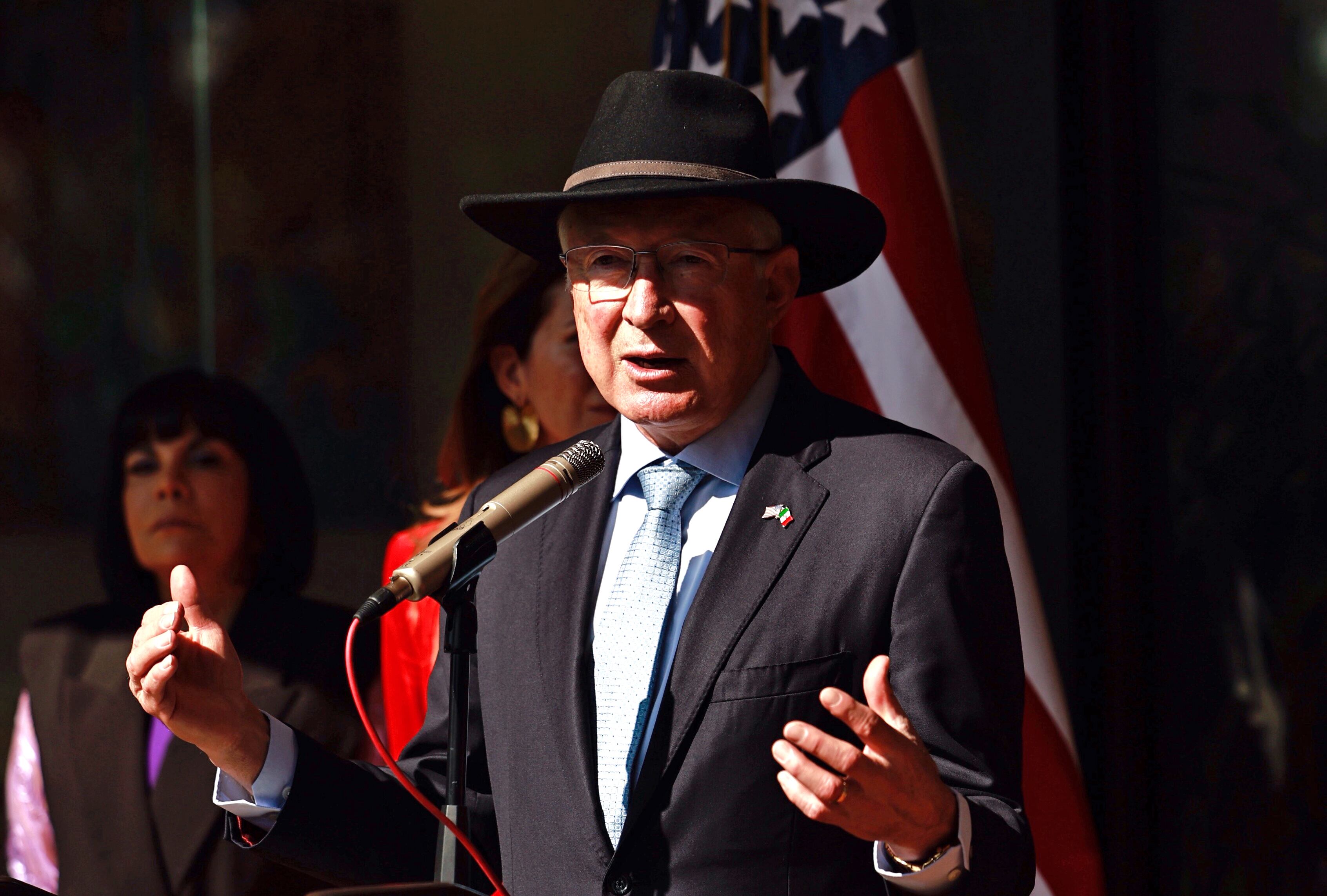 Ken Salazar FOOT: EFE/ Sáshenka Gutiérrez