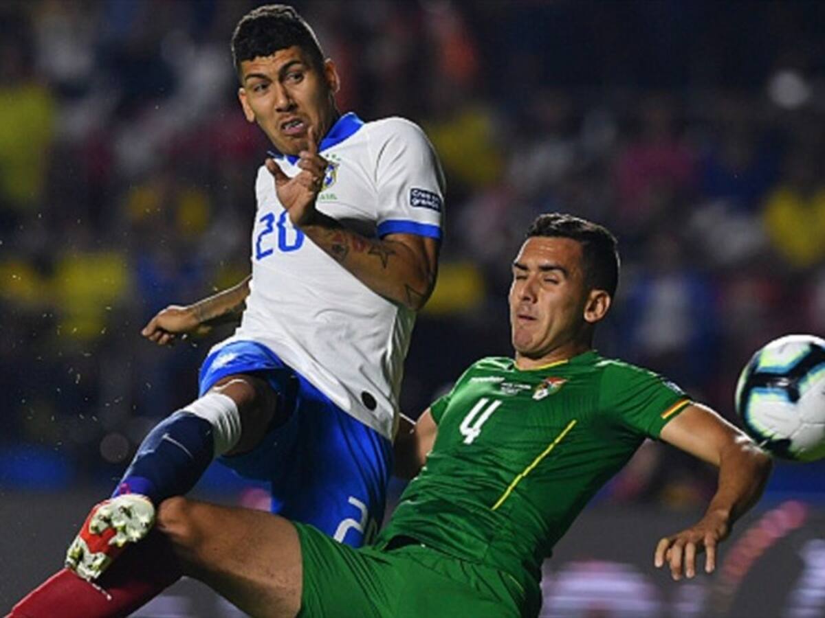 Brasil derrota a Bolivia en su debut (3-0)