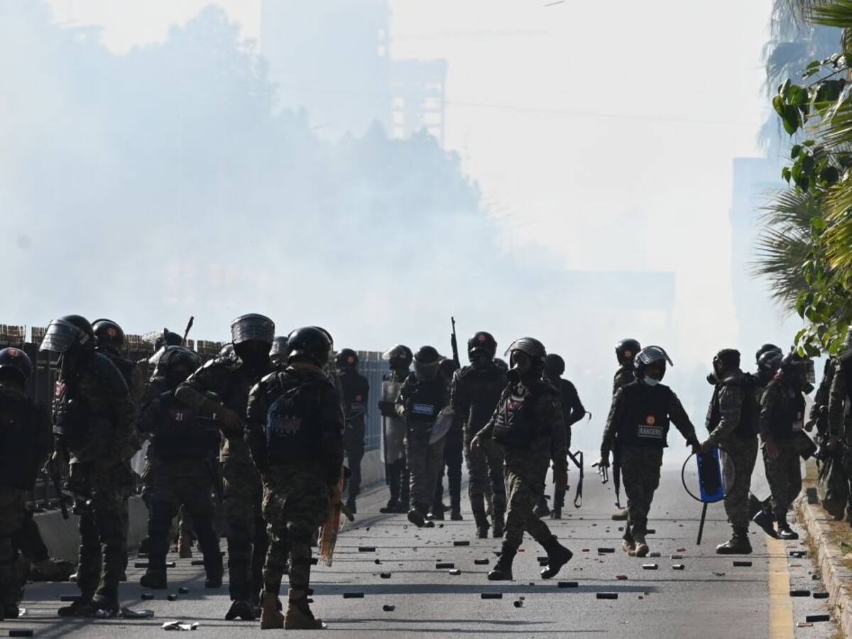 Autoridades de Pakistán han detenido a más de 900 personas en medio de manifestaciones