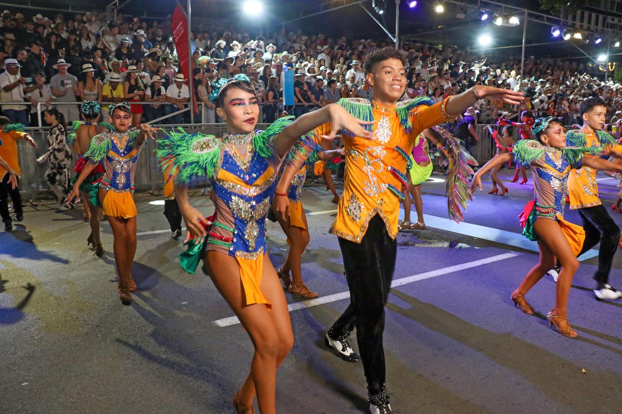 El Salsódromo, las Fiestas de mi Pueblo, el Desfile de Autos Clásicos y Antiguos y el Carnaval de Cali Viejo, mantendrán el recorrido tradicional. Foto: Alcaldía de Cali.